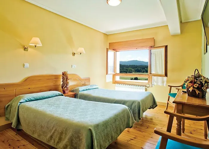 Domingo Гостевой дом Кинтанар-де-ла-Сьерра